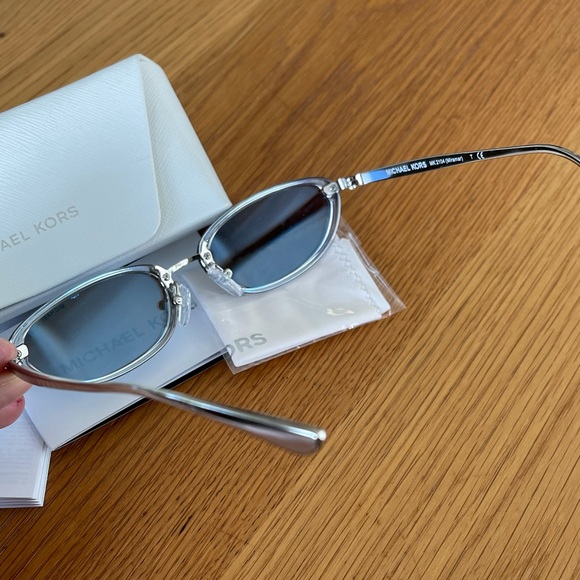 Michael Kors sunglasses - Picture 4 of 7